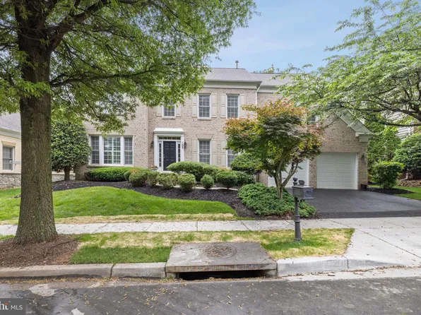 103 Oak Knoll Dr, Rockville, MD 20850