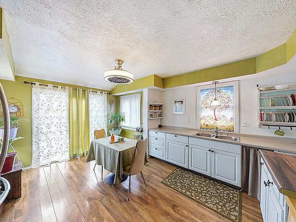 3rd image of 322 Forbes Ave