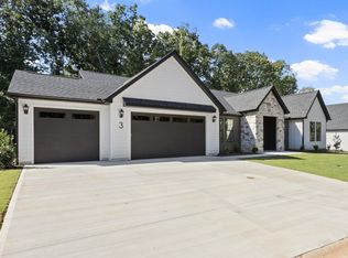 3 Inverrary Dr, Taylors, SC 29687