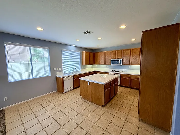 31141 Old Trail Cir — Photo 13