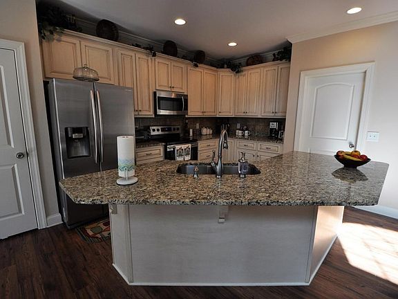 2nd image of 26 Magnolia Estates Dr