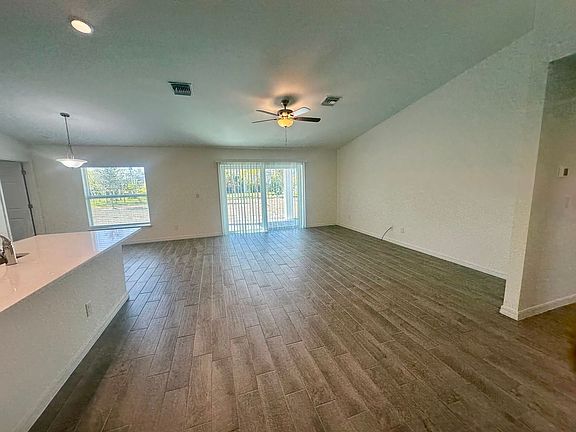 3rd image of 636 NE 2nd Pl