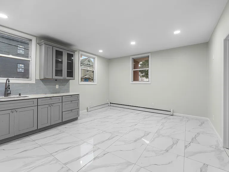233 Avenue B #1R — Photo 5