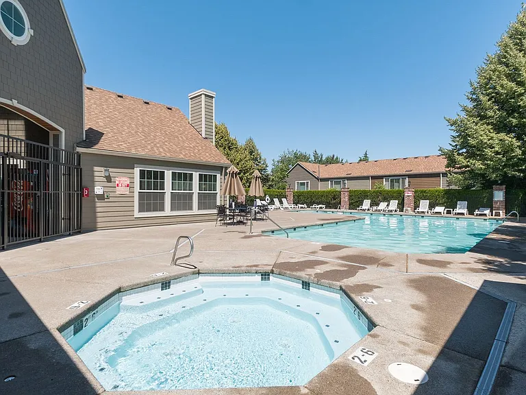 7149 SW Sagert St #102 — Photo 22