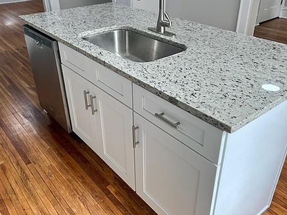 4th image of 770 Linwood Ave