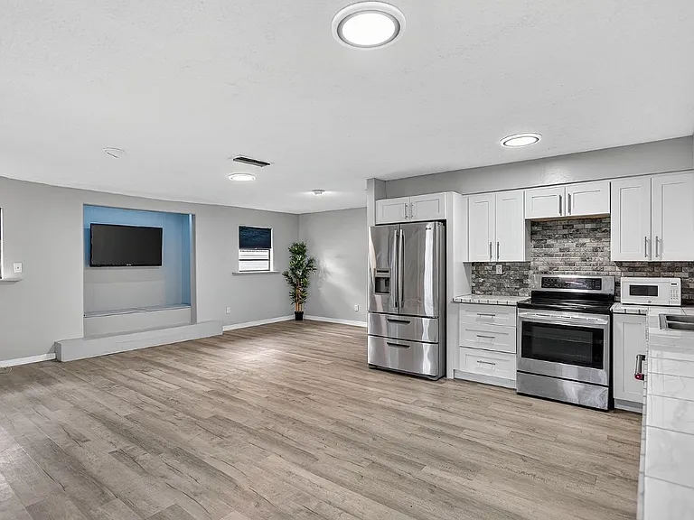 6220 W Thorpe St — Photo 6