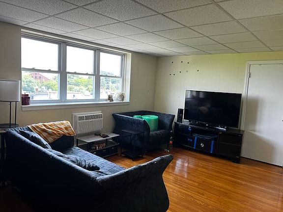 3rd image of 1751 Washington St APT 8