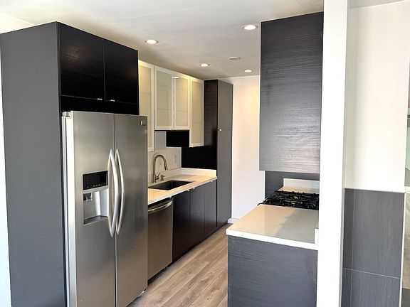 4th image of 2645 28th St APT 5