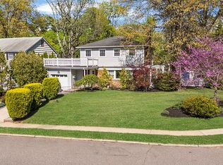 14 Evelyn Rd, Port Washington, NY 11050