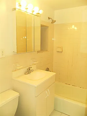 Rented by City Connections Realty | media 14