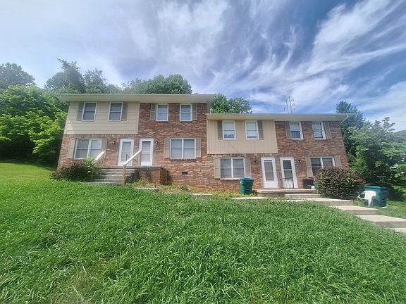 2nd image of 10115 Island Rd APT A