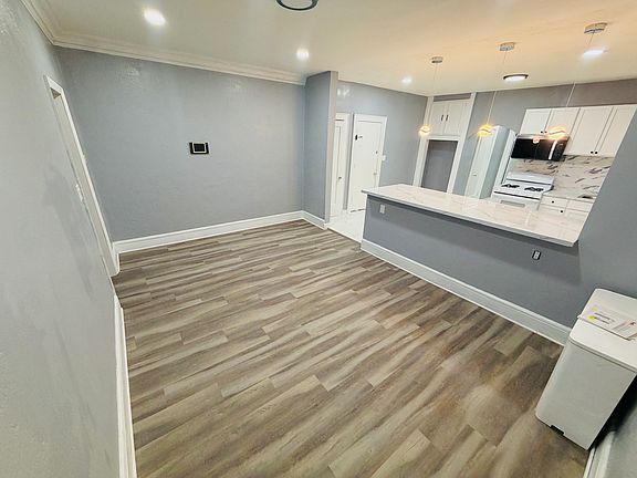 4th image of 13-15 Finlay Pl #1R