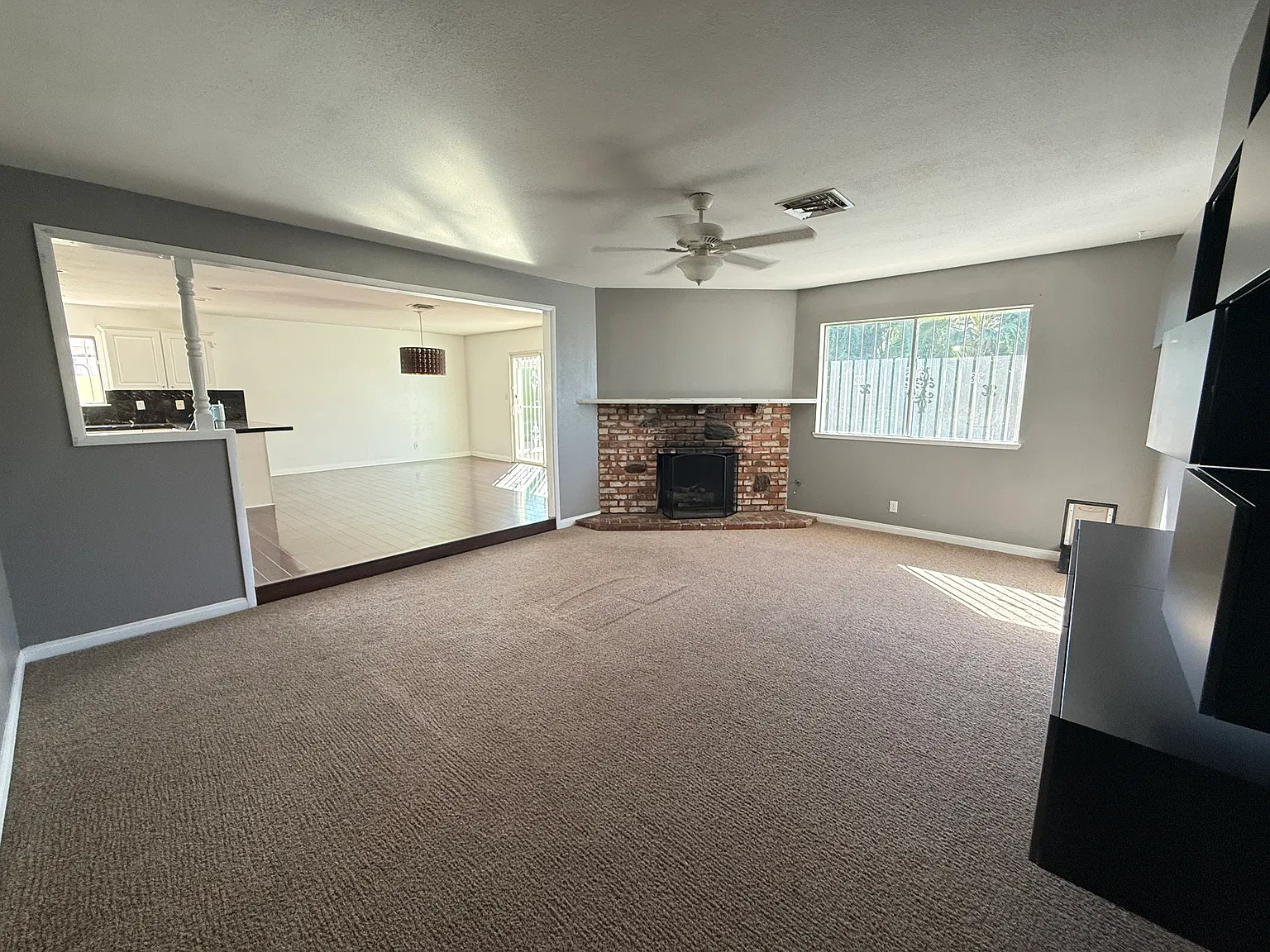 4 bed, 2366 sqft, $2,195 — Photo 3