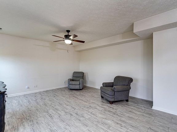 3rd image of 515 Foliage Ln
