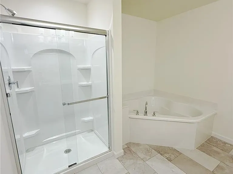 302 Windmill View Ct — Photo 35