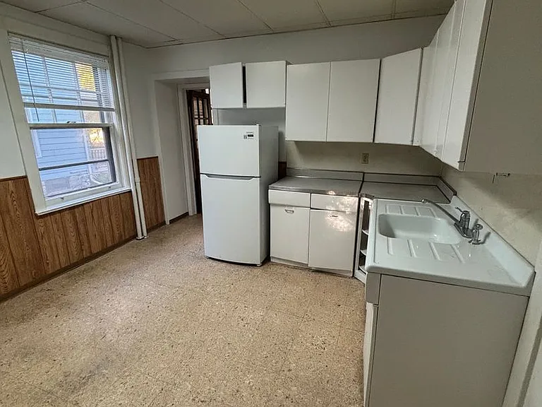 389 Maple Street — Photo 5