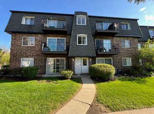 9409 Bay Colony Dr APT 1E, Des Plaines, IL 60016