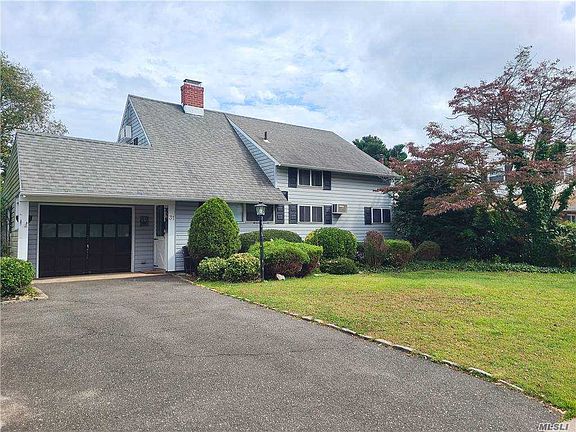 2nd image of 31 Boulder Ln