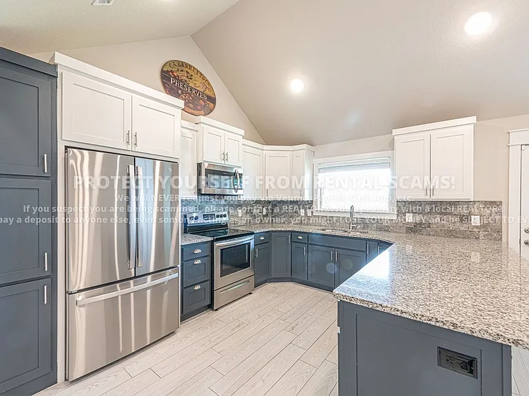 313 N Tacoma St — Photo 7