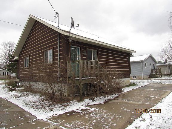 2nd image of 828 Kalamazoo St