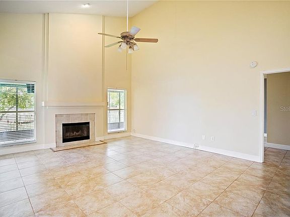 3rd image of 539 Queensbridge Dr
