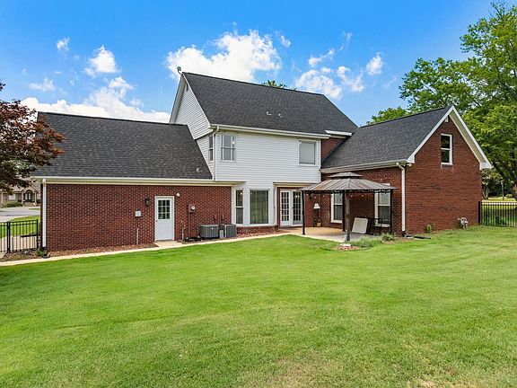 3rd image of 333 Reynolds Dr