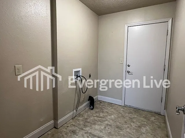 206 Swing Ct — Photo 23