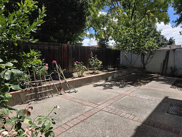 1302 Araujo St — Photo 10