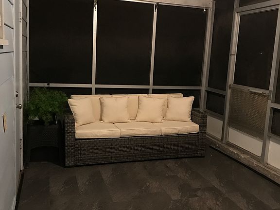 Screened in Porch