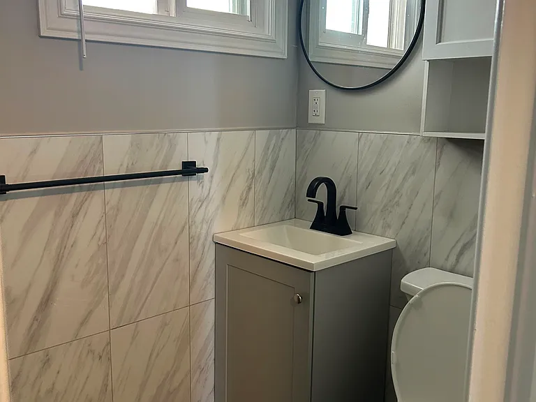 564 Center St #2 — Photo 3