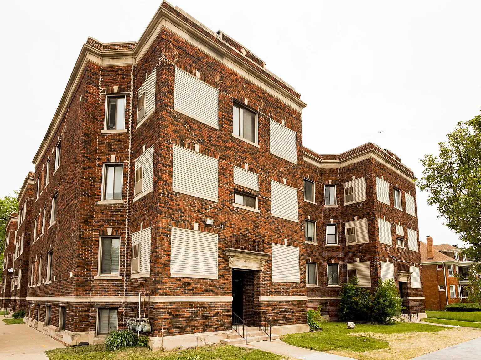 Kirkwood Apartments — Photo 2