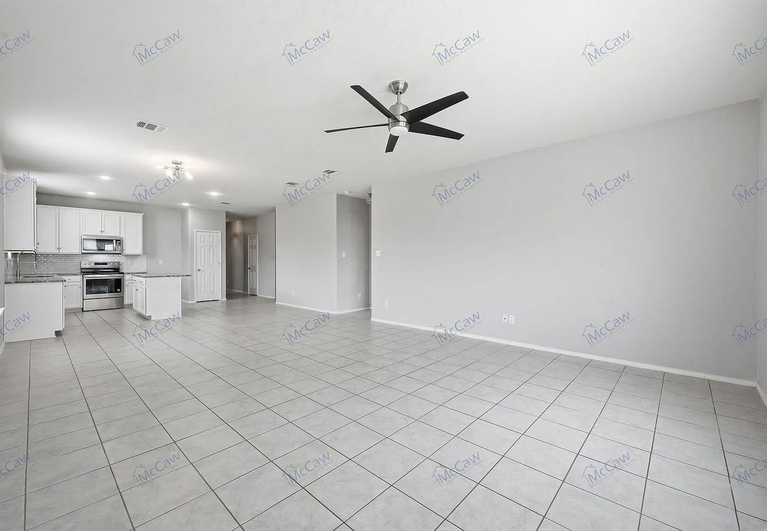 3 bed, 2.0 bath, 1943 sqft, $2,300 — Photo 3