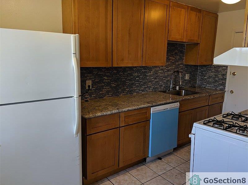 1st image of 437 Hale Ave APT C
