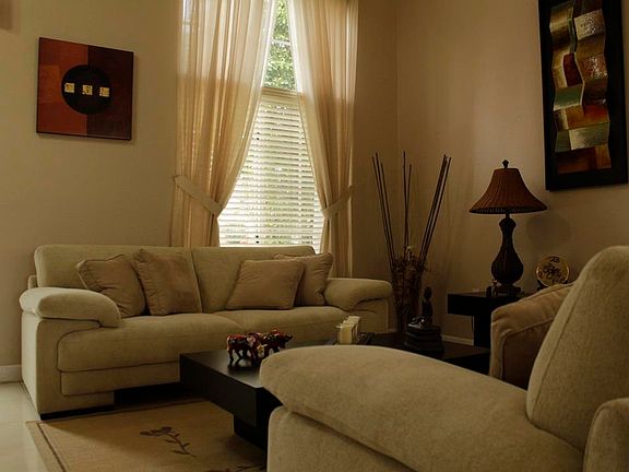 5th image of 5403 NW 111th Ct #0000