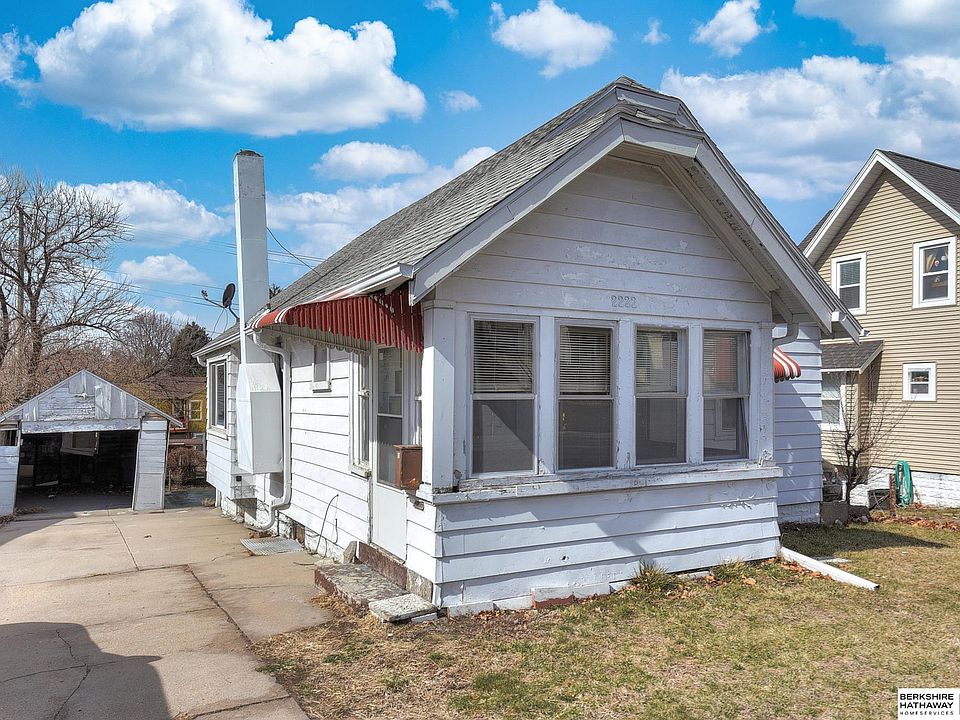 1st image of 2222 S 42nd St
