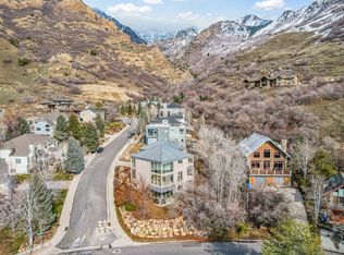 3552 E Heughs Canyon Cir S, Salt Lake City, UT 84121