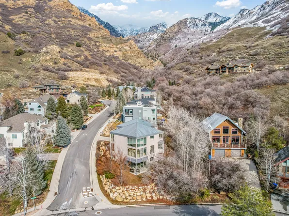 3552 E Heughs Canyon Cir S, Salt Lake City, UT 84121