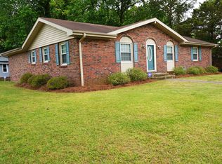 201 Estate Dr, Jacksonville, NC 28540