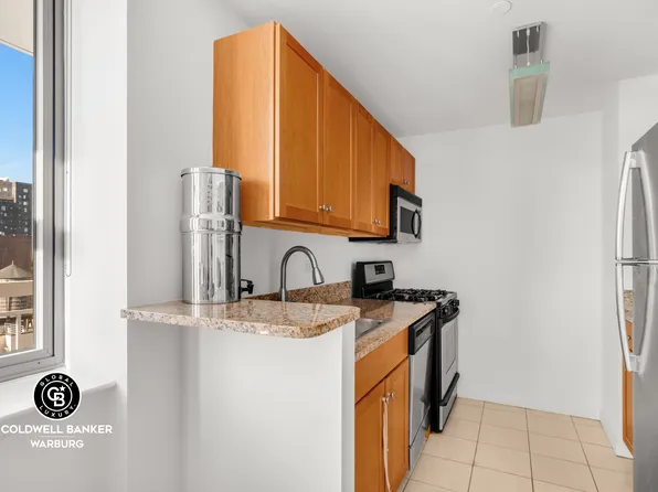 520 West 23rd Street image 4 of 6