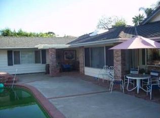 405 Sunrise Dr E, Vista, CA 92084