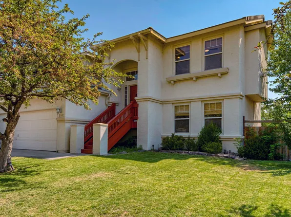 7302 Little Easy St, Sparks, NV 89436