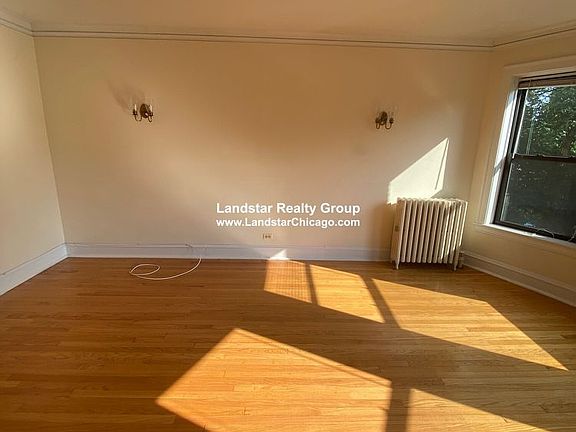 3rd image of 7226 N Greenview Ave APT 2