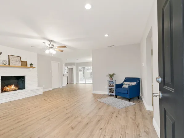 4406 Osage Dr, Balch Springs, TX 75180