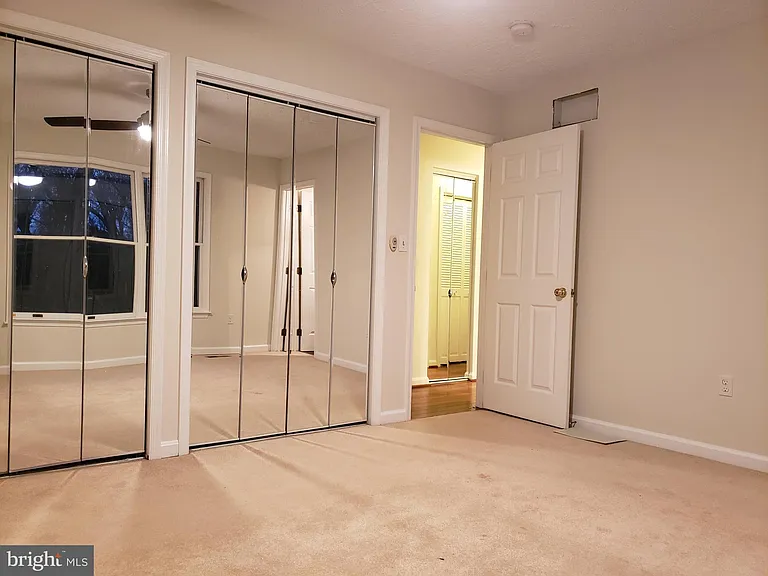 724 Hillcrest Dr — Photo 16