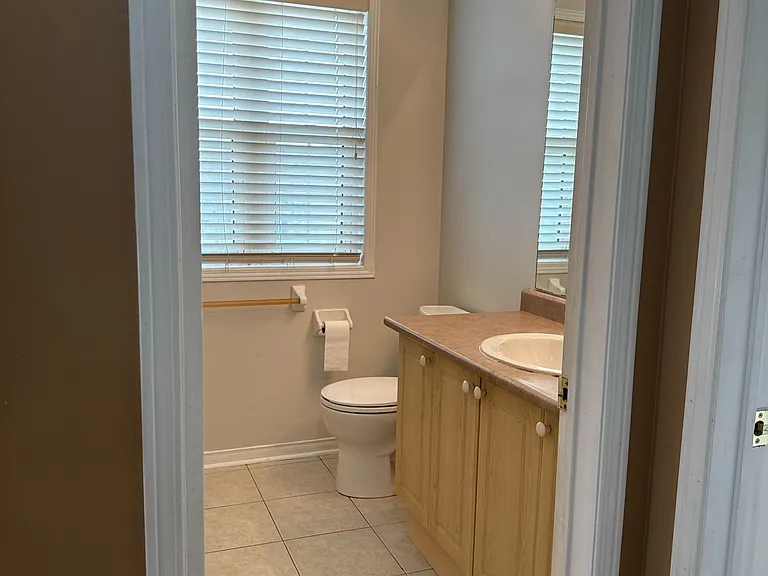 58 Brentcliff Dr #UPPER — Photo 28