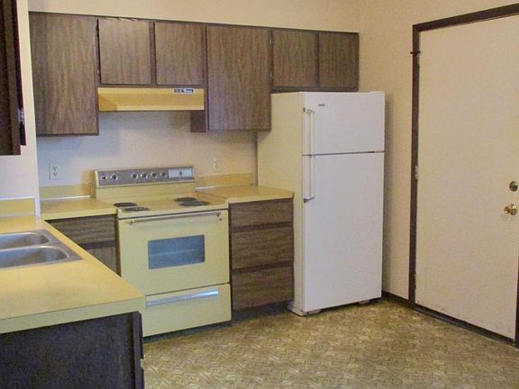2nd image of 1505 S 10th St W APT 1