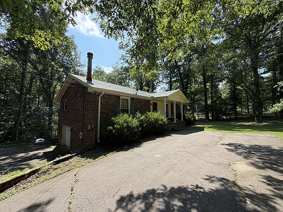 2nd image of 1302 Kingston Springs Rd