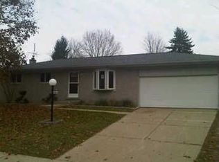 5154 Ridgetop Dr, Waterford, MI 48327