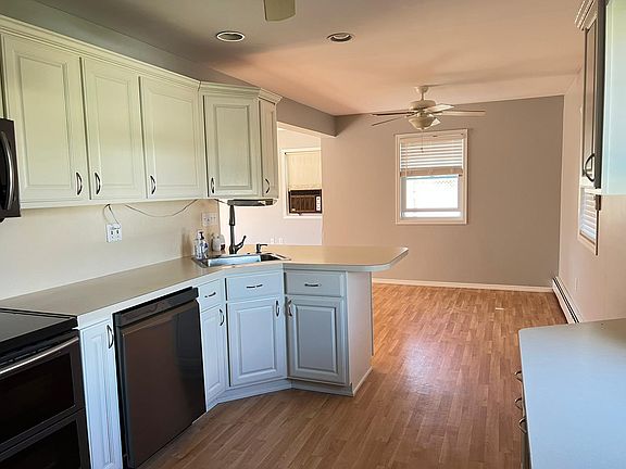4th image of 53 Academy Ln