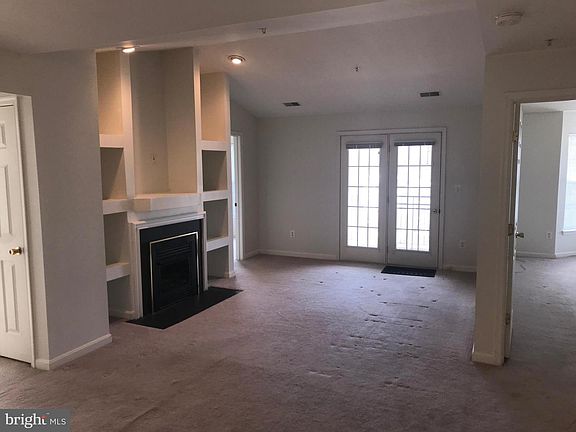 3rd image of 2015 Governor Thomas Bladen Way #302